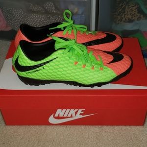Nike Indoor Soccer sneakers size 6.5 Youth
